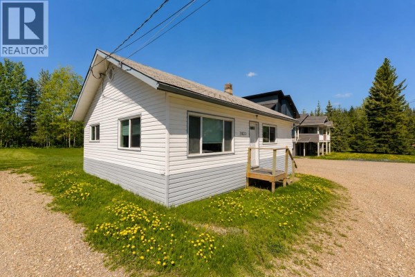 Living room - 7023 Irene Road, Prince George, BC V2N5P2 Photo 3
