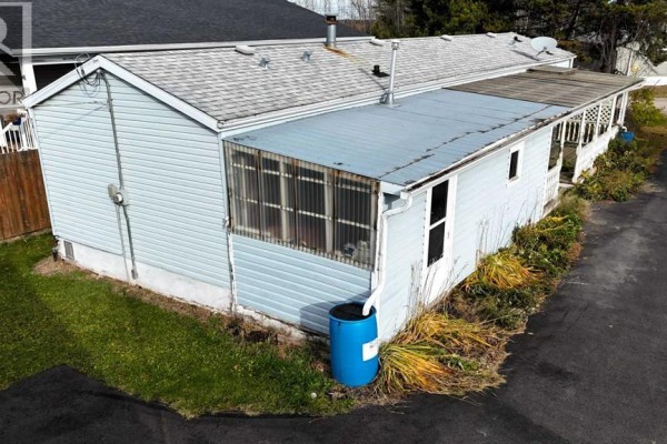 Kitchen - 7027 Glenwood Drive, Edson, AB T7E1N1 Photo 5
