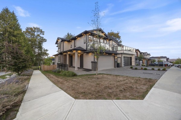 7028 205 Street, Langley, BC V2Y1S9 Photo 5
