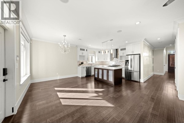 7028 Broadway, Burnaby, BC V5A1R8 Photo 4