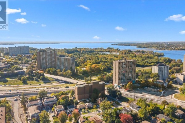 703 - 1190 Richmond Road, Ottawa, ON K2B8J3 Photo 2