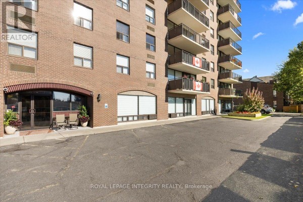 703 - 1190 Richmond Road, Ottawa, ON K2B8J3 Photo 4