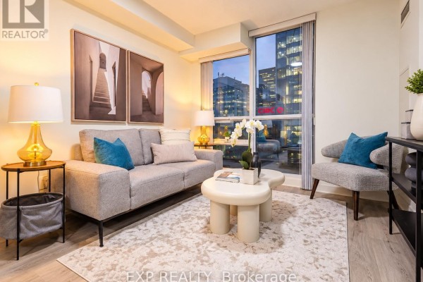 703 - 18 Harbour Street, Toronto, ON M5J2Z6 Photo 4