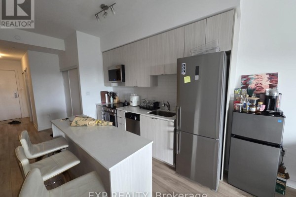 Kitchen - 703 - 2433 Dufferin Street, Toronto, ON M6E0B4 Photo 4