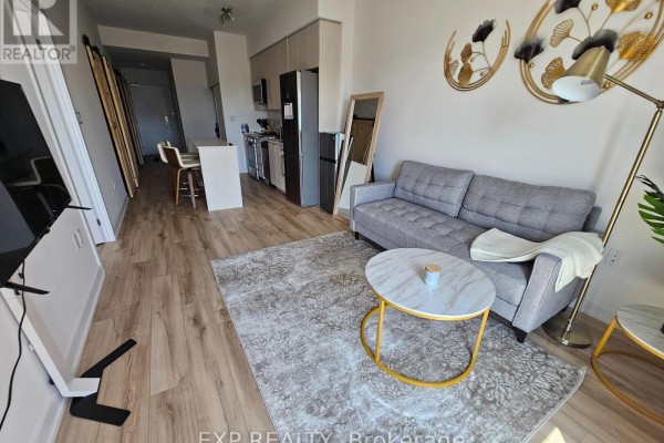 Living room - 703 - 2433 Dufferin Street, Toronto, ON M6E0B4 Photo 5