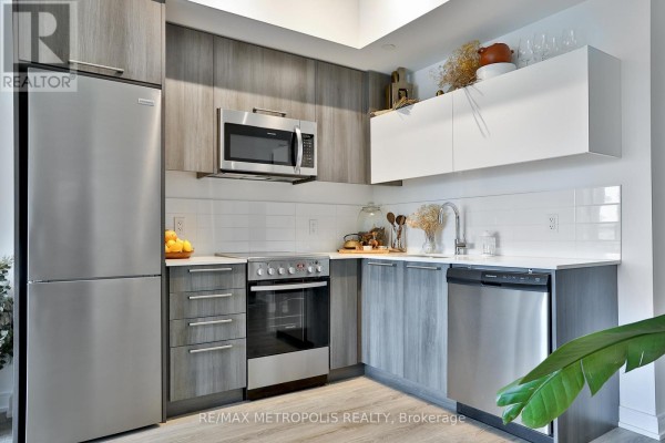 703 - 25 Neighbourhood Lane, Toronto, ON M8Y0C4 Photo 5