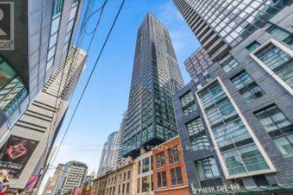703 - 327 King Street W, Toronto, ON M5V0W7 Photo 4