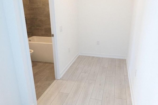 Bedroom 2 - 703 - 500 Dupont Street, Toronto, ON M6G1Y7 Photo 5