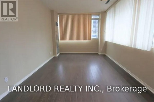 Kitchen - 703 - 555 Yonge Street, Toronto, ON M4Y3A6 Photo 3