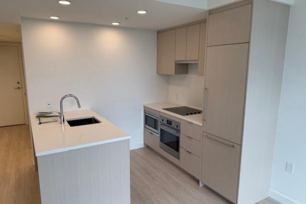703 13675 107a Avenue, Surrey, BC V3T0X2 Photo 4