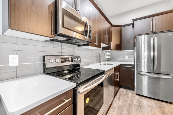 703 80 Barnes Street, Winnipeg, MB R3T3N7 Photo 5
