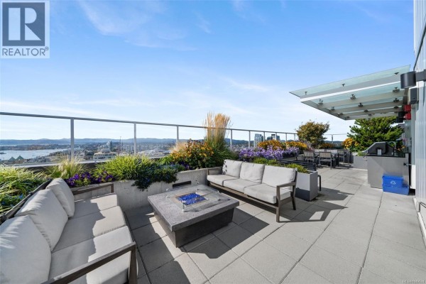 703 848 Yates St, Victoria, BC, photo 2