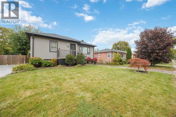 Den - 703 William Avenue, Sarnia, ON N7T7C7 Photo 2