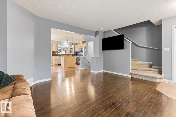 Bedroom 2 - 7030 21a Av Sw, Edmonton, AB T6X0T7 Photo 5