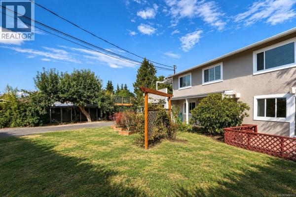 Sauna - 7031 West Saanich Rd, Central Saanich, BC V8M1G8 Photo 2
