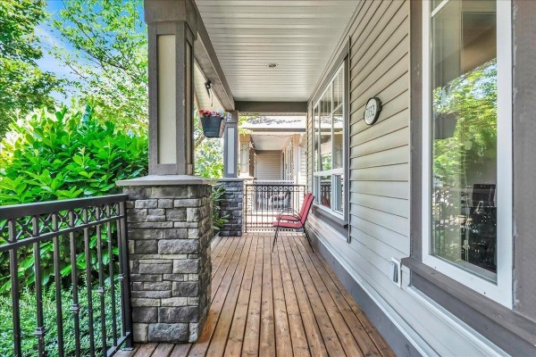7032 195a Street, Surrey, BC V4N5Z2 Photo 3