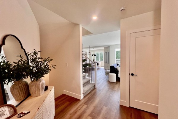Den - 7033 Eden Drive, Sardis West Vedder, Chilliwack, BC V2R1E6 Photo 4