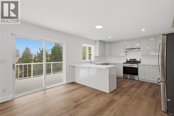 Foyer - 7035 Blackwell Road, Kamloops, BC V2C6V8 Photo 4