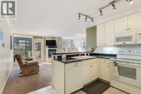 Kitchen - 704, 4603 Varsity Drive Nw, Calgary, AB T3A2V7 Photo 2