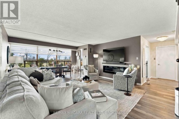 Den - 704 - 5100 Dorchester Road, Niagara Falls, ON L2E7H4 Photo 4