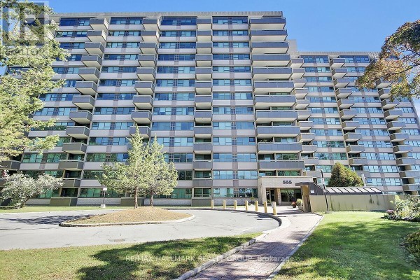704 - 555 Brittany Drive, Ottawa