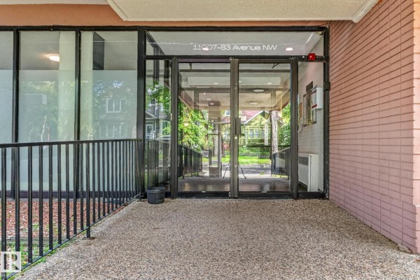 #704 11007 83 Av Nw Nw, Edmonton, AB T6G0T9 Photo 3