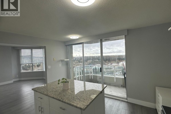 704 412 Twelfth Street, New Westminster, BC V3M6R2 Photo 2