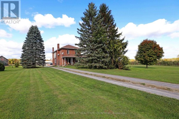 704 Clifford Side Road, Mcnab/braeside, ON, photo 2