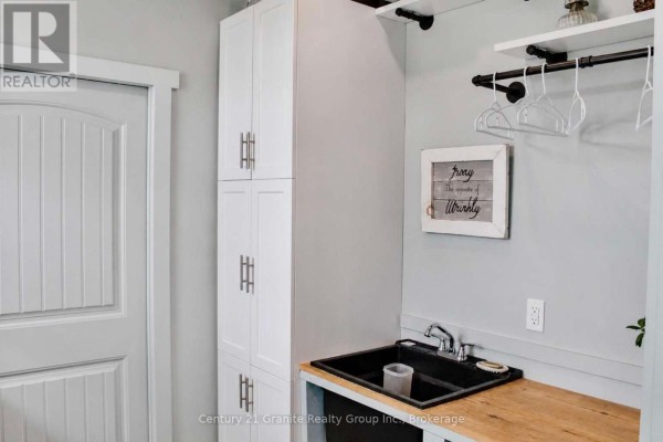 704 Lakeview Road, Bancroft, ON, photo 3