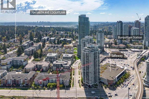 704 Smith Avenue, Coquitlam, BC V3J2W7 Photo 4
