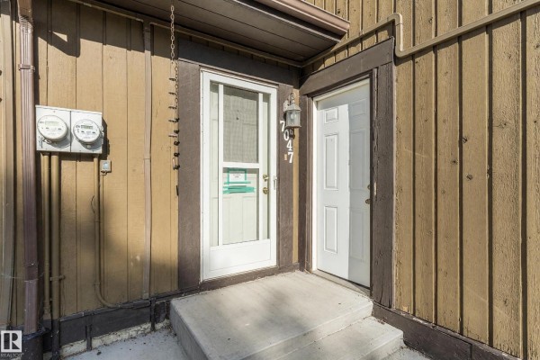 Primary Bedroom - 7047 32 Av Nw, Edmonton, AB T6K2K9 Photo 4