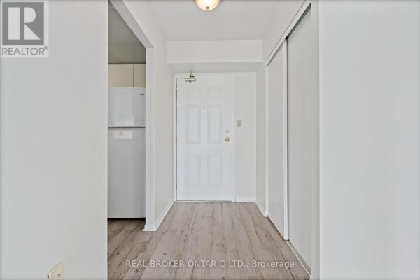 705 - 20 Mcfarlane Drive, Halton Hills, ON, photo 2