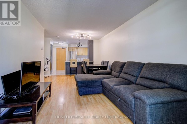 705 - 212 Eglinton Avenue, Toronto, ON, photo 2