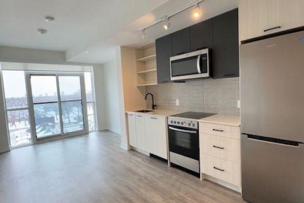 Kitchen - 705 - 2300 St. Clair Avenue W, Toronto, ON M6N0B3 Photo 2