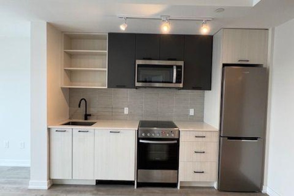 Dining room - 705 - 2300 St. Clair Avenue W, Toronto, ON M6N0B3 Photo 3