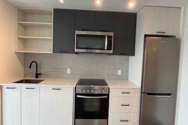 Bedroom - 705 - 2300 St. Clair Avenue W, Toronto, ON M6N0B3 Photo 4