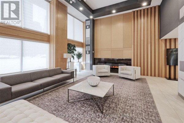 Living room - 705 - 3590 Kaneff Crescent, Mississauga, ON L5A3X3 Photo 2