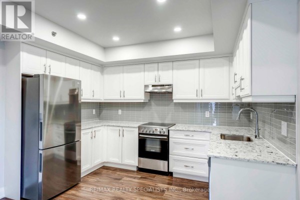 705 - 5698 Main Street, Niagara Falls, ON L2G0Z2 Photo 5
