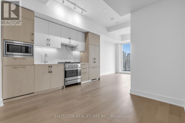 Kitchen - 705 - 8 Manor Road W, Toronto, ON M4S0E6 Photo 2