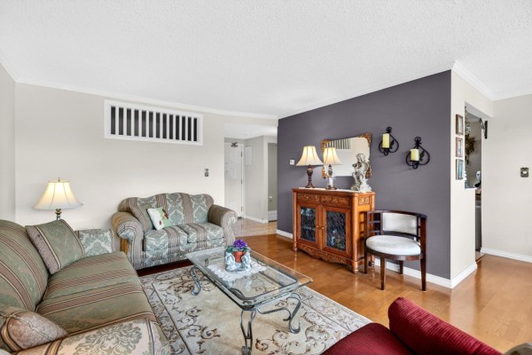 705 31955 Old Yale Road, Abbotsford, BC V2T4N1 Photo 4