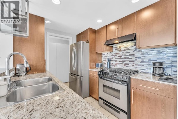 705 583 Beach Crescent, Vancouver, BC V6Z3E6 Photo 5