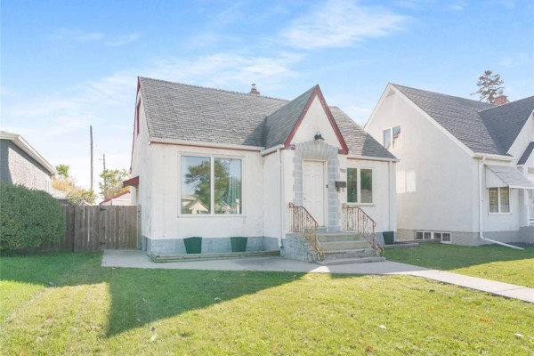 Eat in kitchen - 705 Henderson Highway, Winnipeg, MB R2K2J9 Photo 2