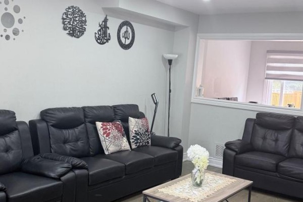 Eating area - 7050 Black Walnut Trail, Mississauga, ON L5N7N6 Photo 3