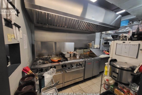 7051 Yonge Street, Markham, ON L3T2A6 Photo 3