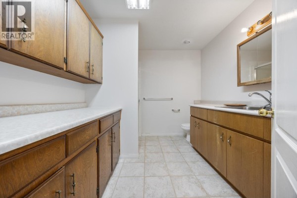 7055 Gray Avenue, Burnaby, BC V5J3Y9 Photo 4