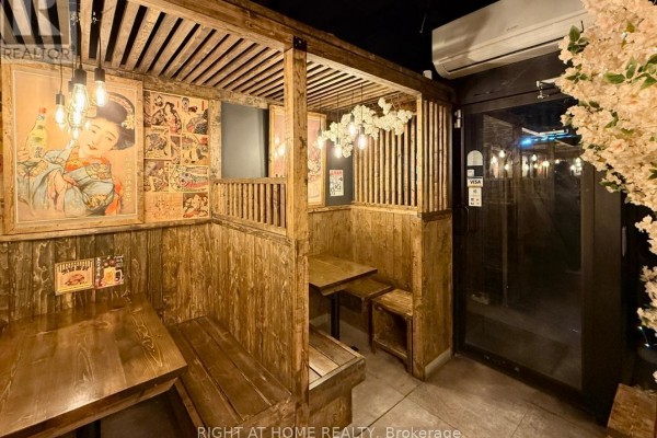 7057 Yonge Street, Markham, ON L3T2A6 Photo 4