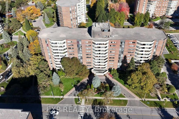 Kitchen - 706 - 40 Baif Boulevard, Richmond Hill, ON L4C5M9 Photo 4