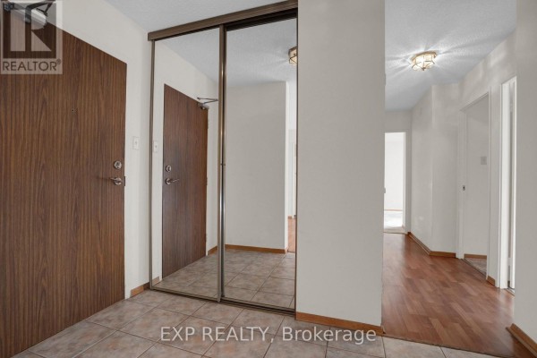 Eating area - 706 - 40 Baif Boulevard, Richmond Hill, ON L4C5M9 Photo 5