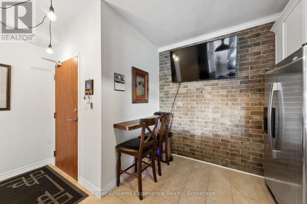 Kitchen - 706 - 699 Aberdeen Boulevard, Midland, ON L4R5P2 Photo 4