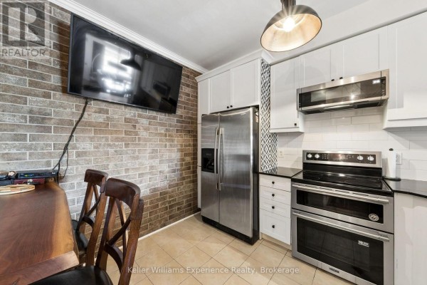 706 - 699 Aberdeen Boulevard, Midland, ON L4R5P2 Photo 5